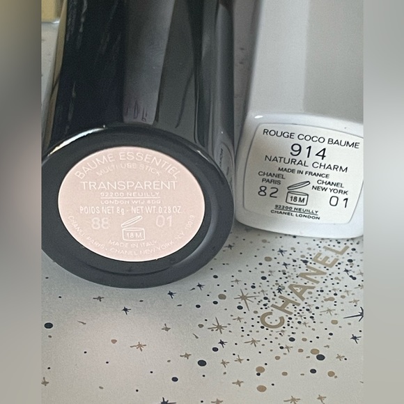 Authentic Chanel Holiday 2023 Easy Come Easy Glow Make up set New with box - Picture 4 of 4